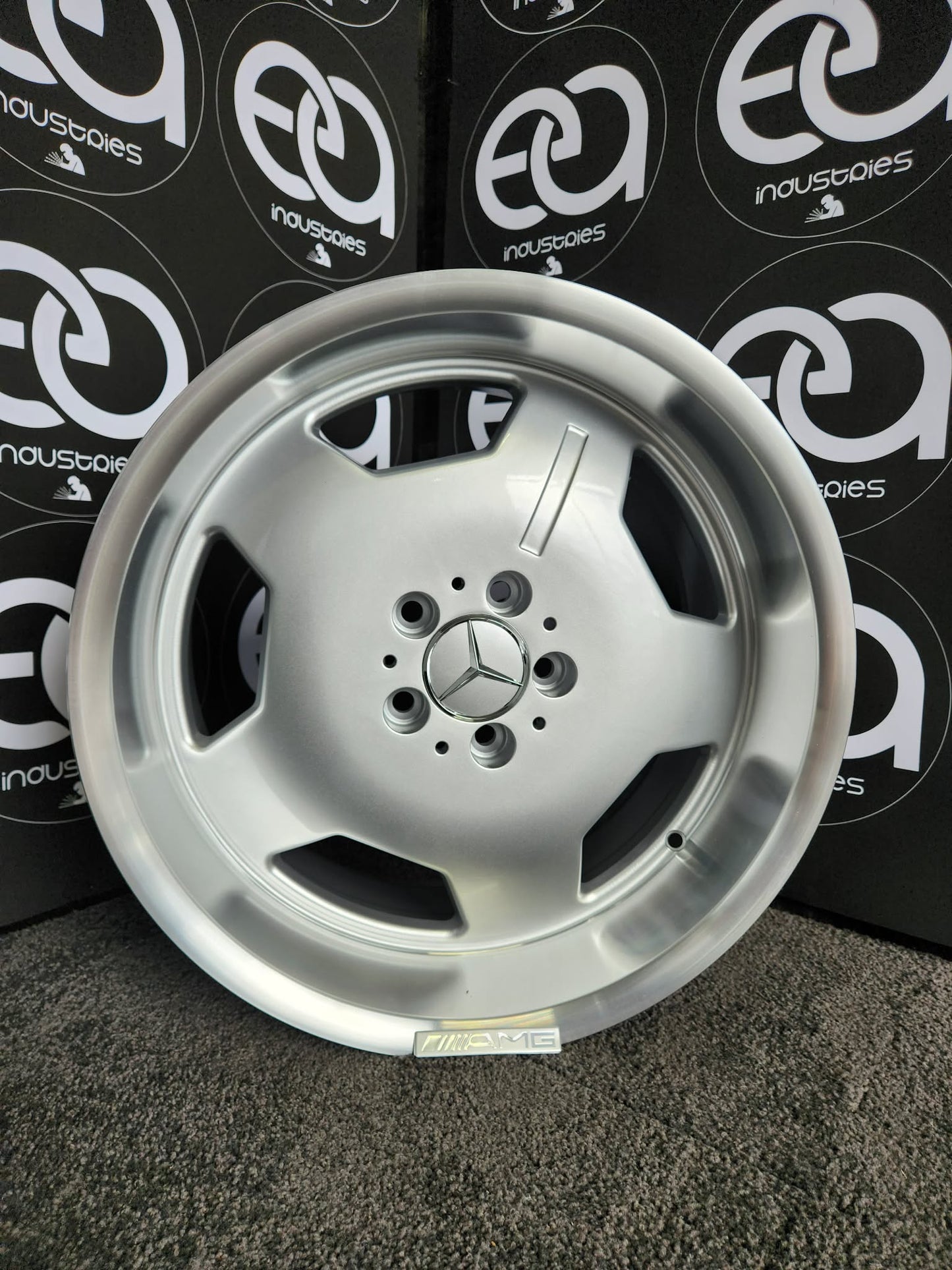 18 inch Mercedes AMG Hammer silver wheel rim showroom view