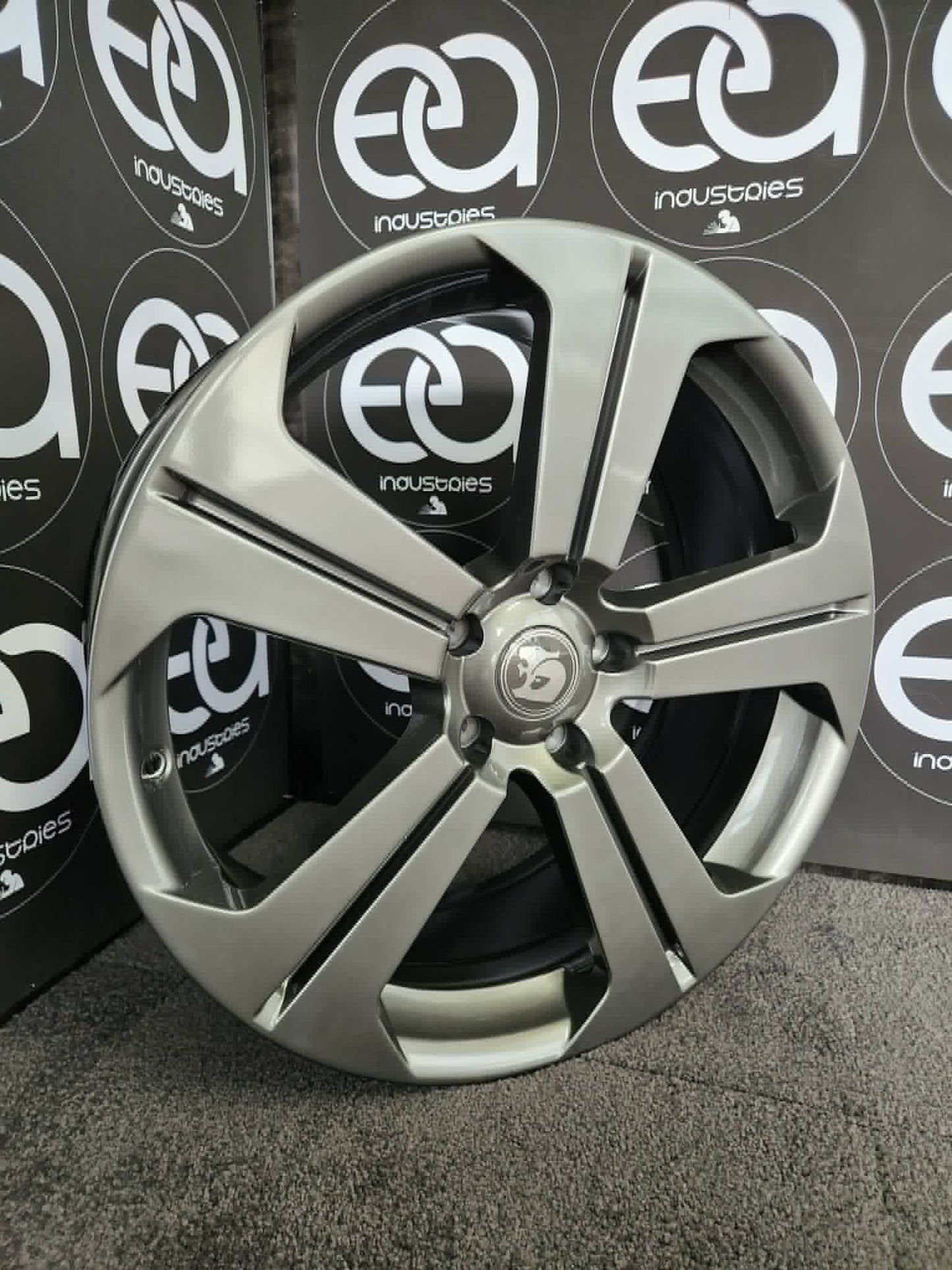 20 inch Holden Hammerhead style wheel rim showroom view