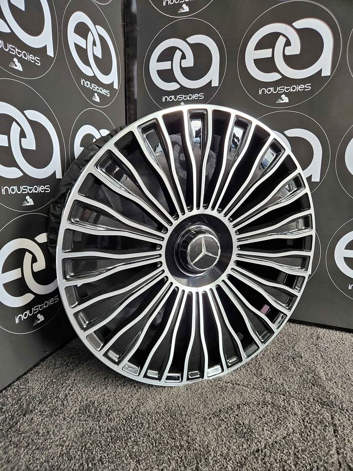 20 inch Mercedes Maybach style machine face wheel rim showroom view
