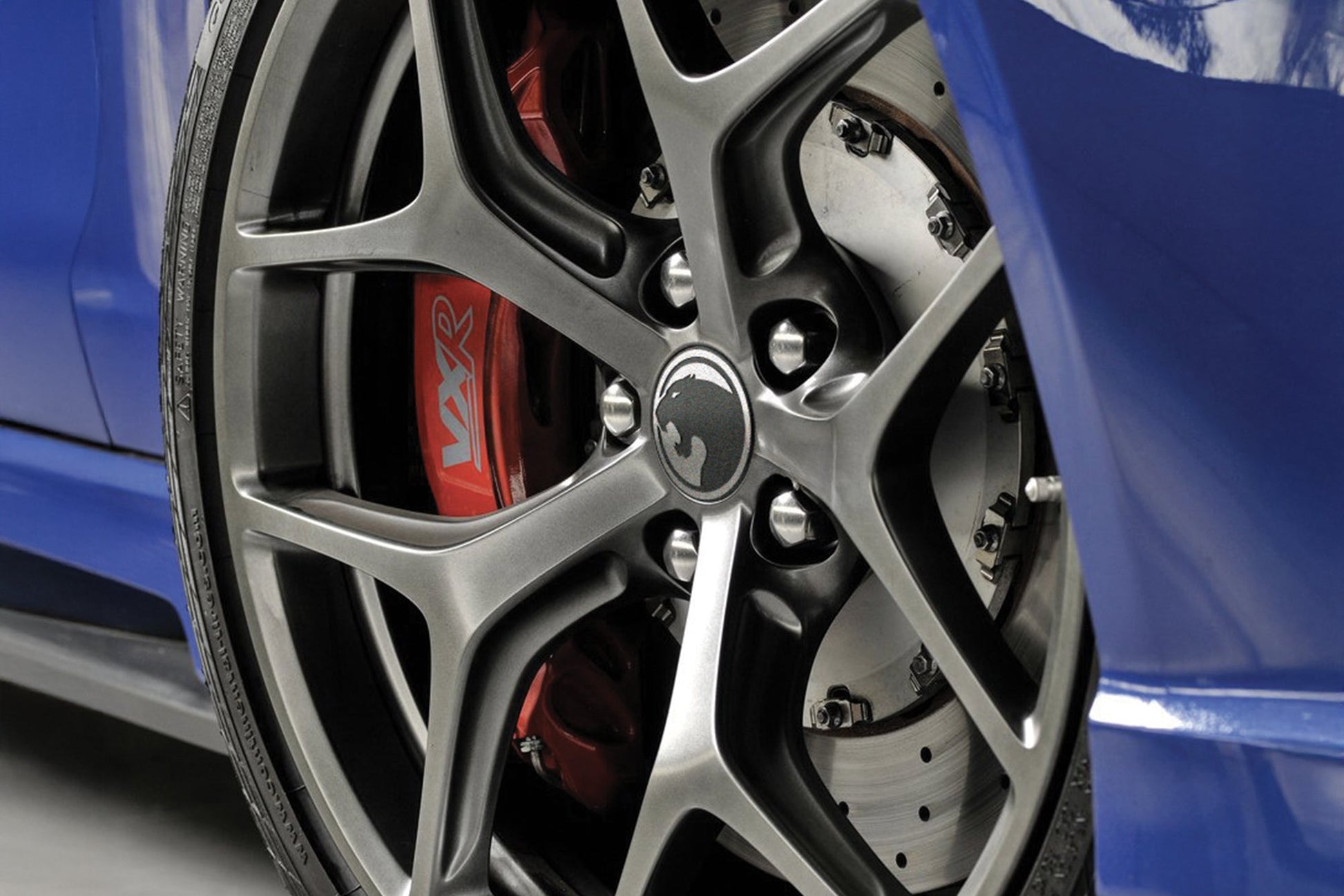 GTS-8 HSV GTSR vehicle image 2