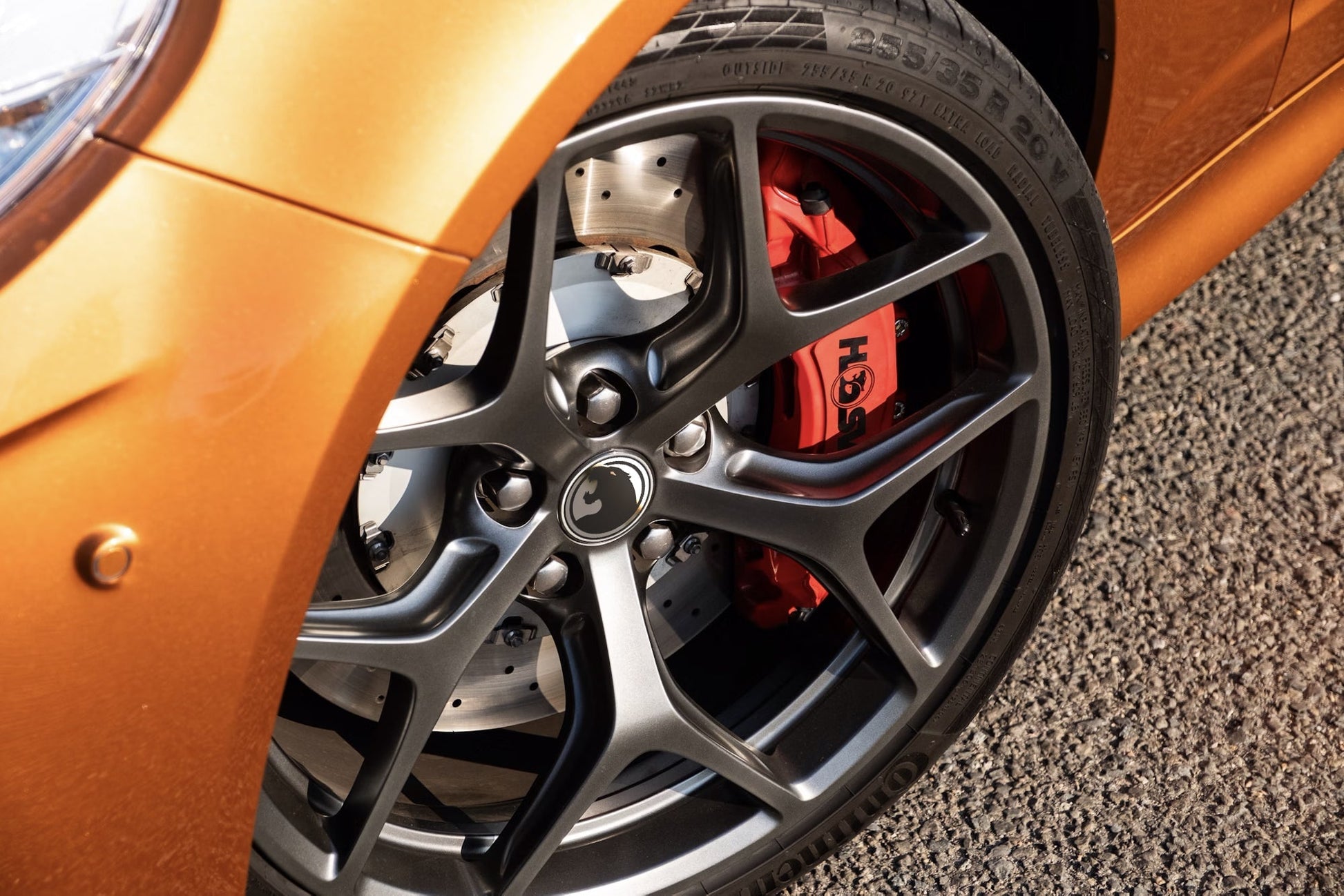 GTS-8 HSV Maloo GTS-R vehicle image 2