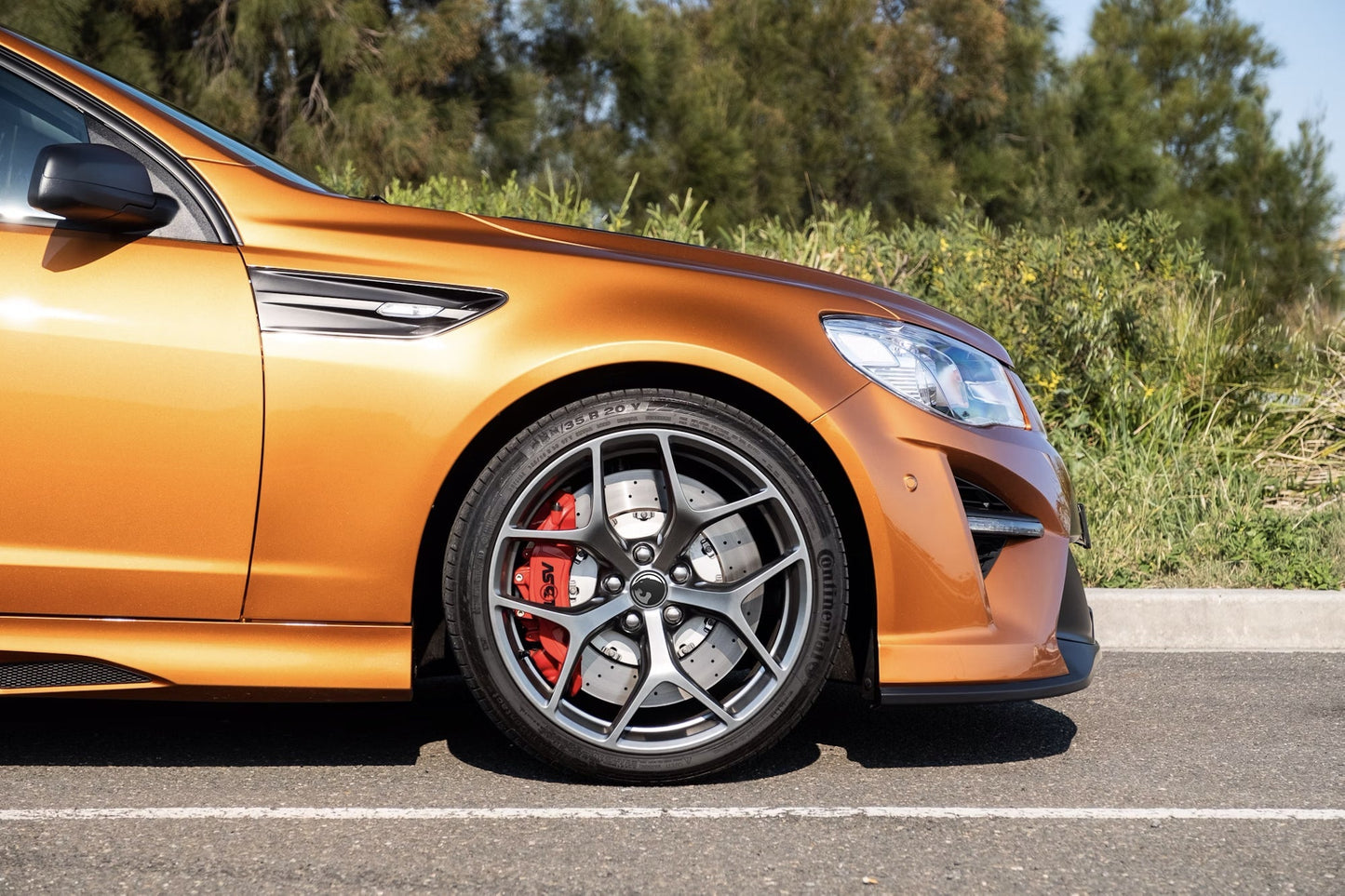 GTS-8 HSV Maloo GTS-R vehicle image main