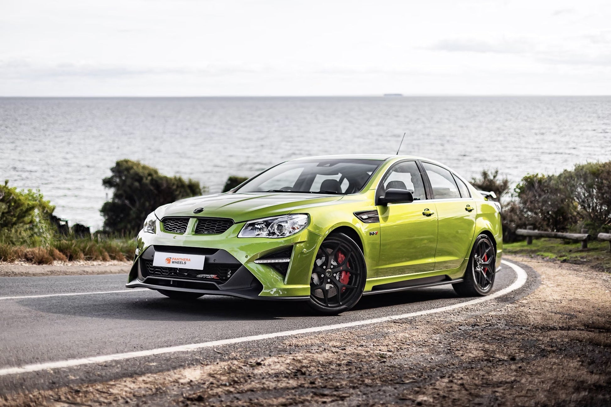 GTS-8 HSV GTSR W1 green vehicle image 4