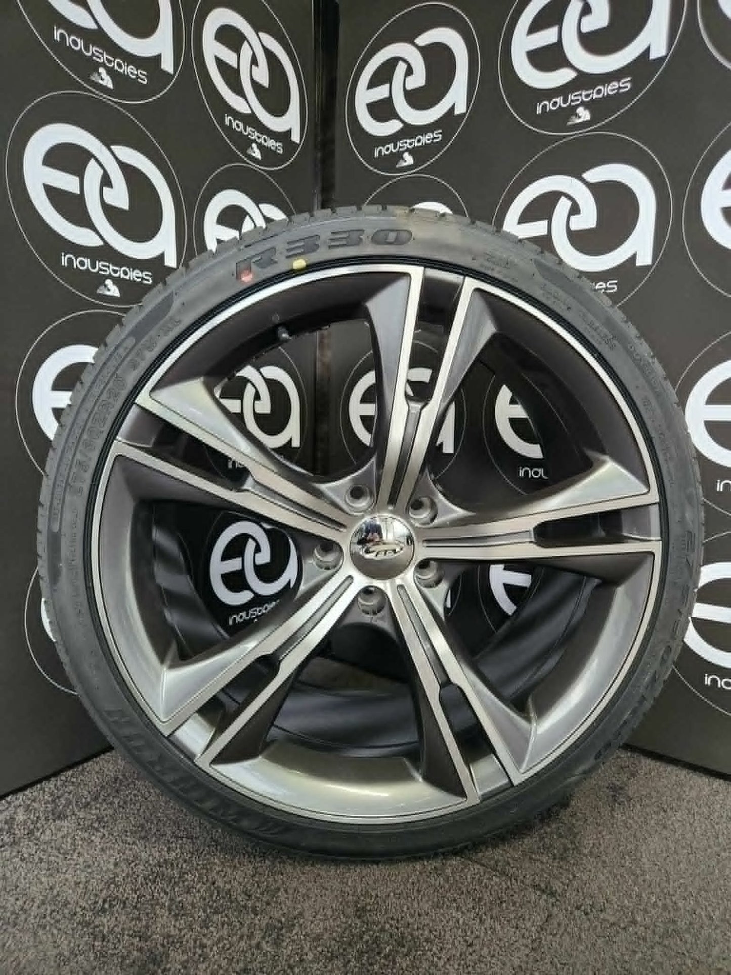 Ford GT355 Grey and Silver wheel and tyre at EA Industries