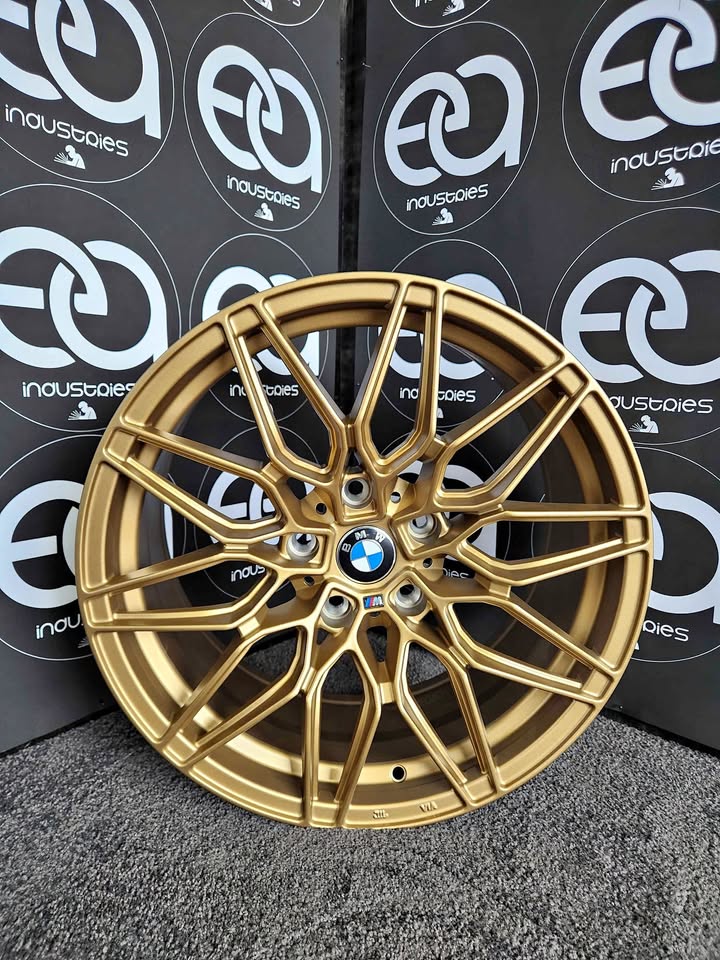 18 inch BMW M style bronze wheel rim showroom view